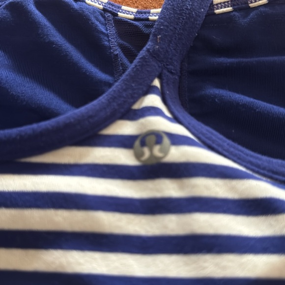 Lululemon yoga tops - Picture 4 of 6